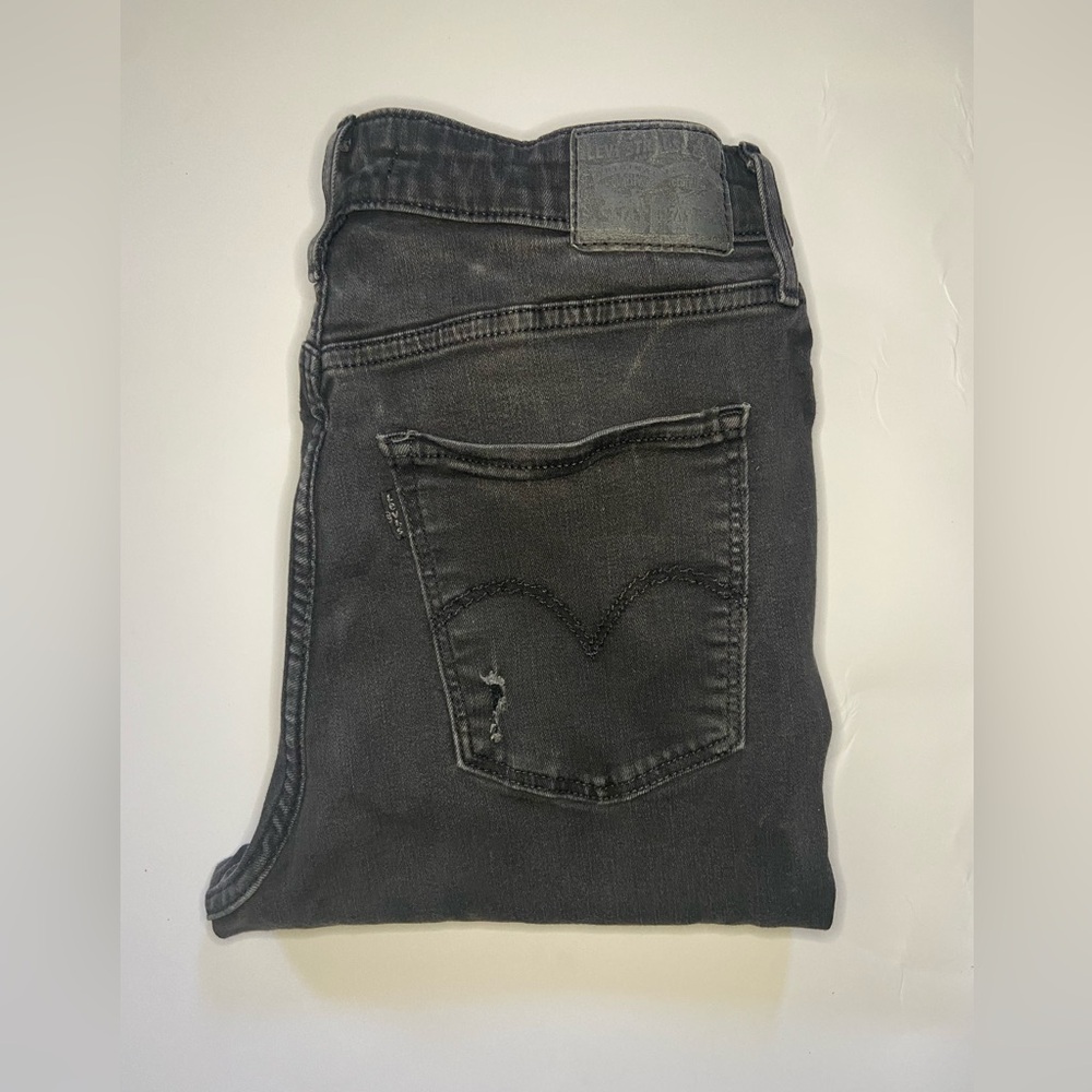 Women’s Levis Black Distressed Jeans